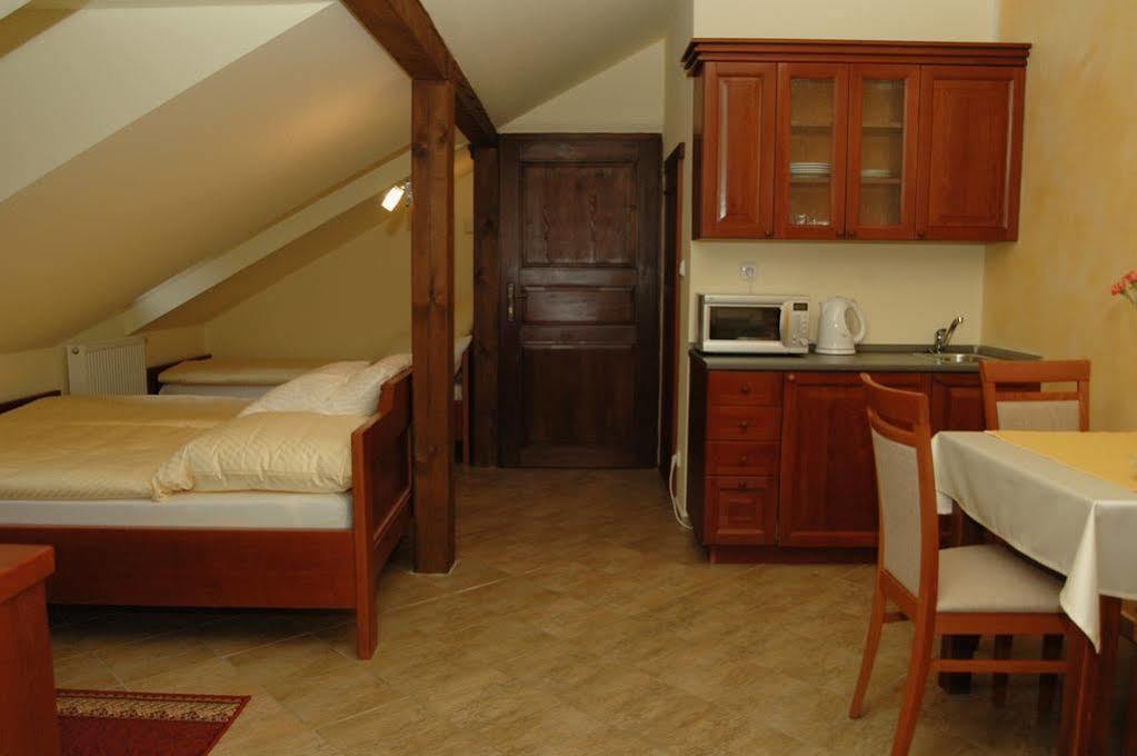 Pension Pod Radnicí Český Krumlov Exterior foto